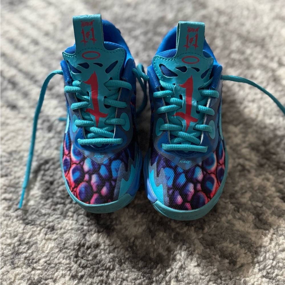 Puma Lamelo Blue and Pink Sneakers Sleek Athletic Design